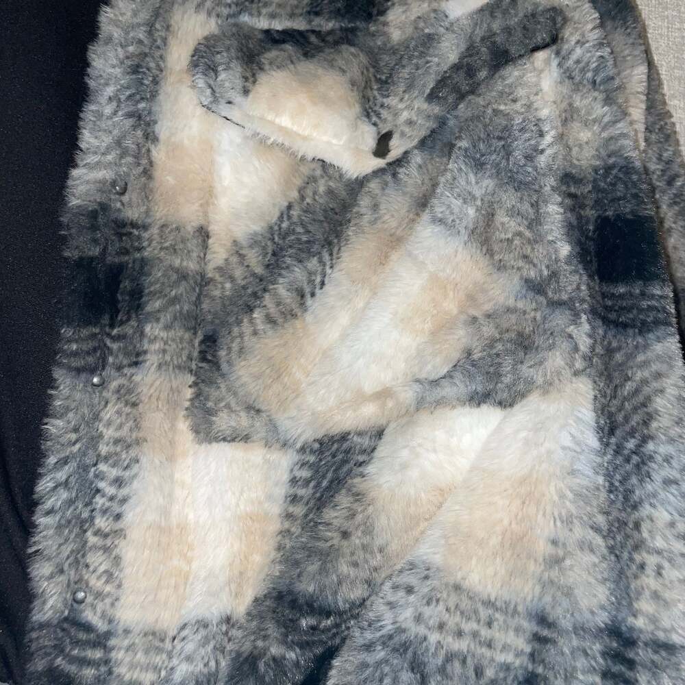 Ashley by 26 International Grey & White Plaid Cropped Jacket - Picture 3 of 3